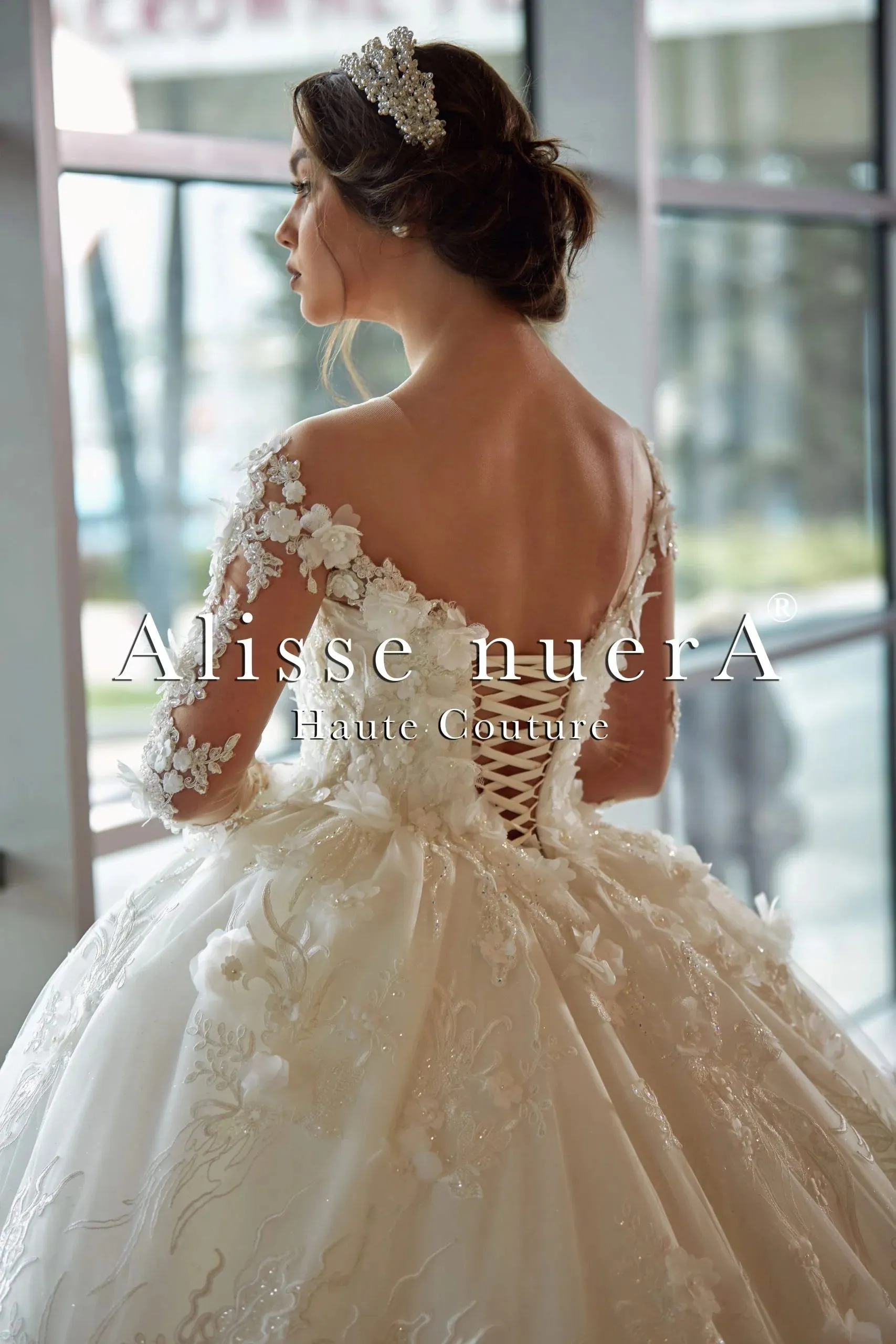 Floral Applique Off White Princess Wedding Dress with Corset Back and Long Lace Train