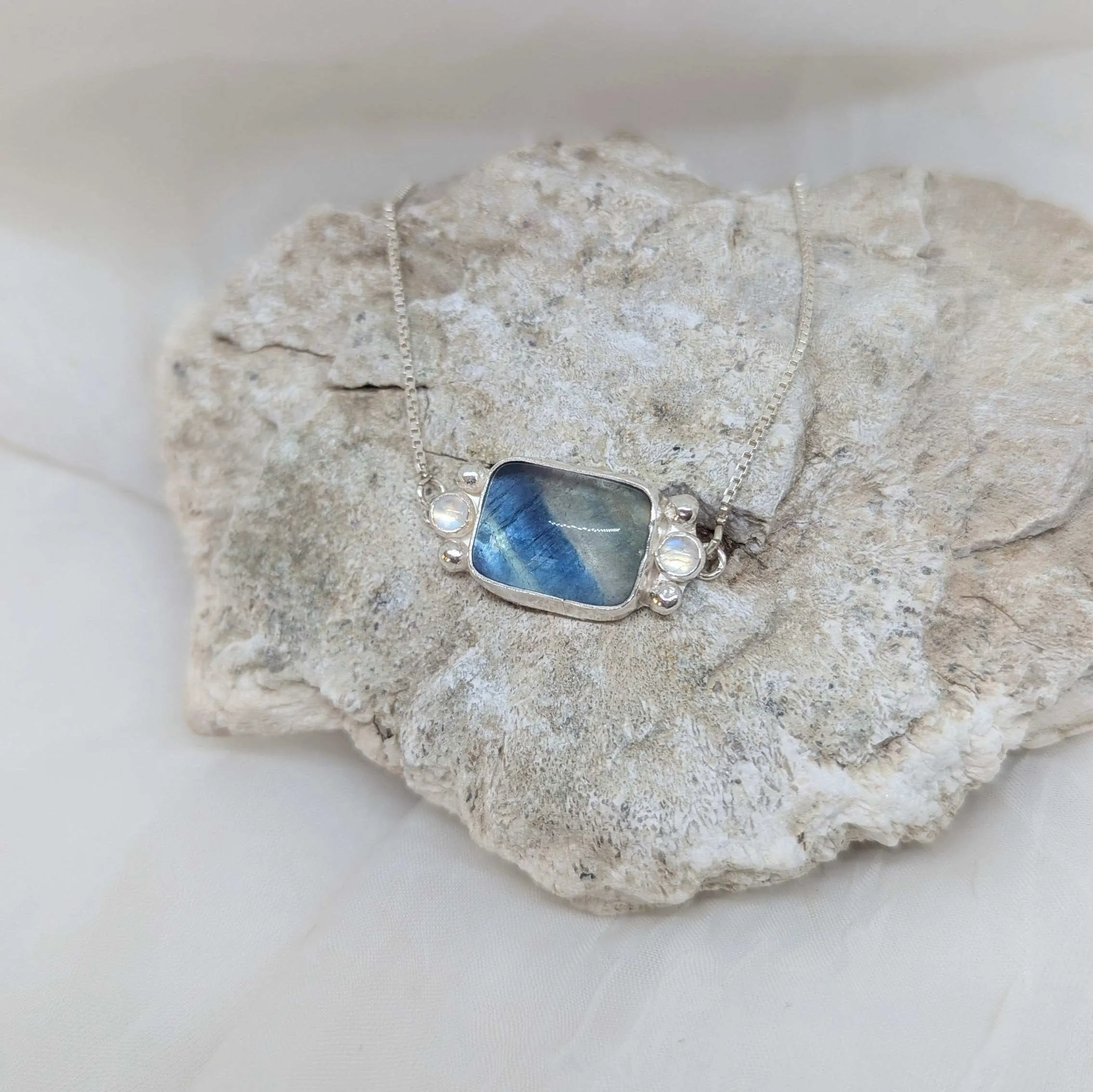Fluorite and moonstone bracelet