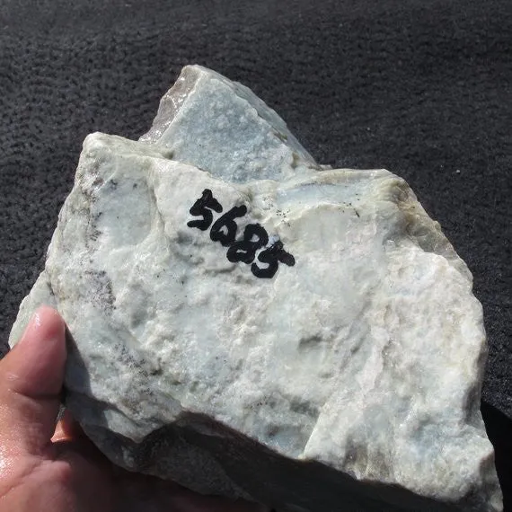 Natural Kunlun Jade Rough Nephrite Raw (1.87kg, 22X14X5cm)