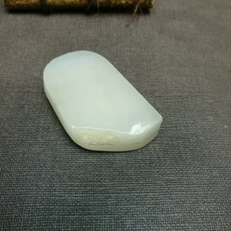 Natural Kunlun Jade Rough Nephrite Raw (91g, 6.2x3.8x1.7cm)