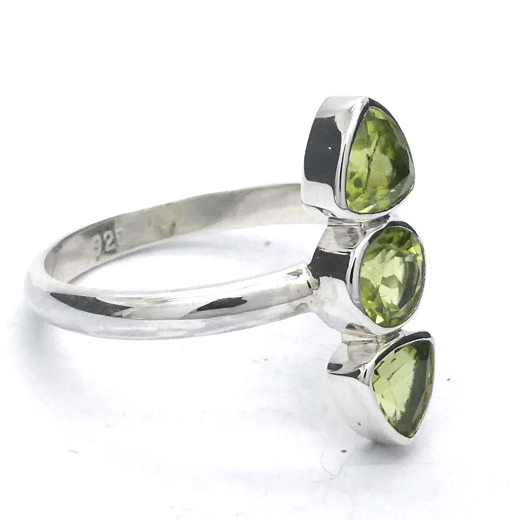 Peridot Ring, Three line set stones, 925 Silver, kt