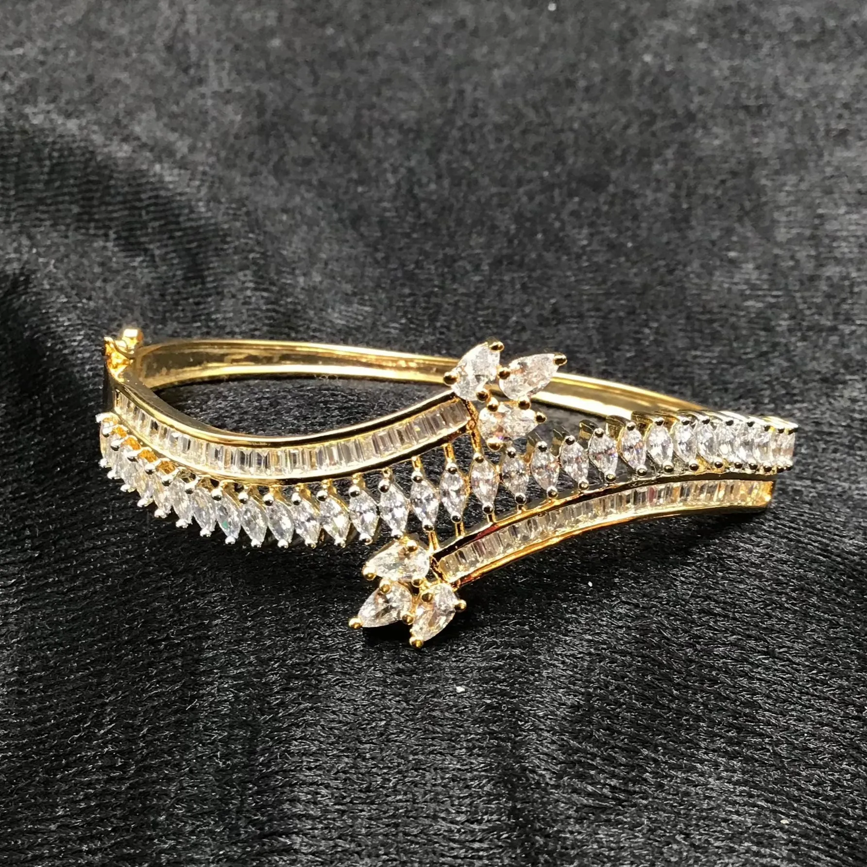 Zircon/AD Bracelet 6137-08