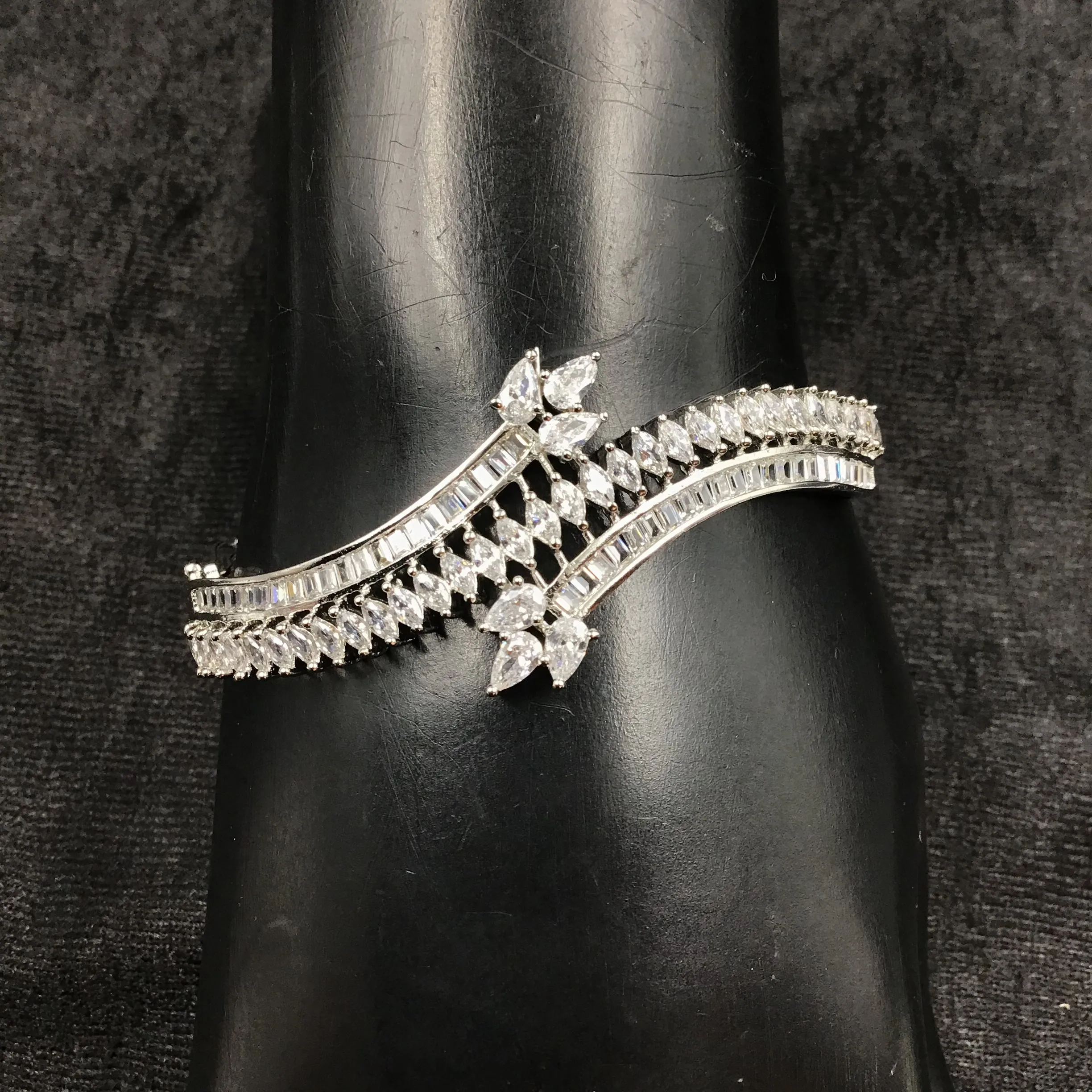 Zircon/AD Bracelet 6137-08