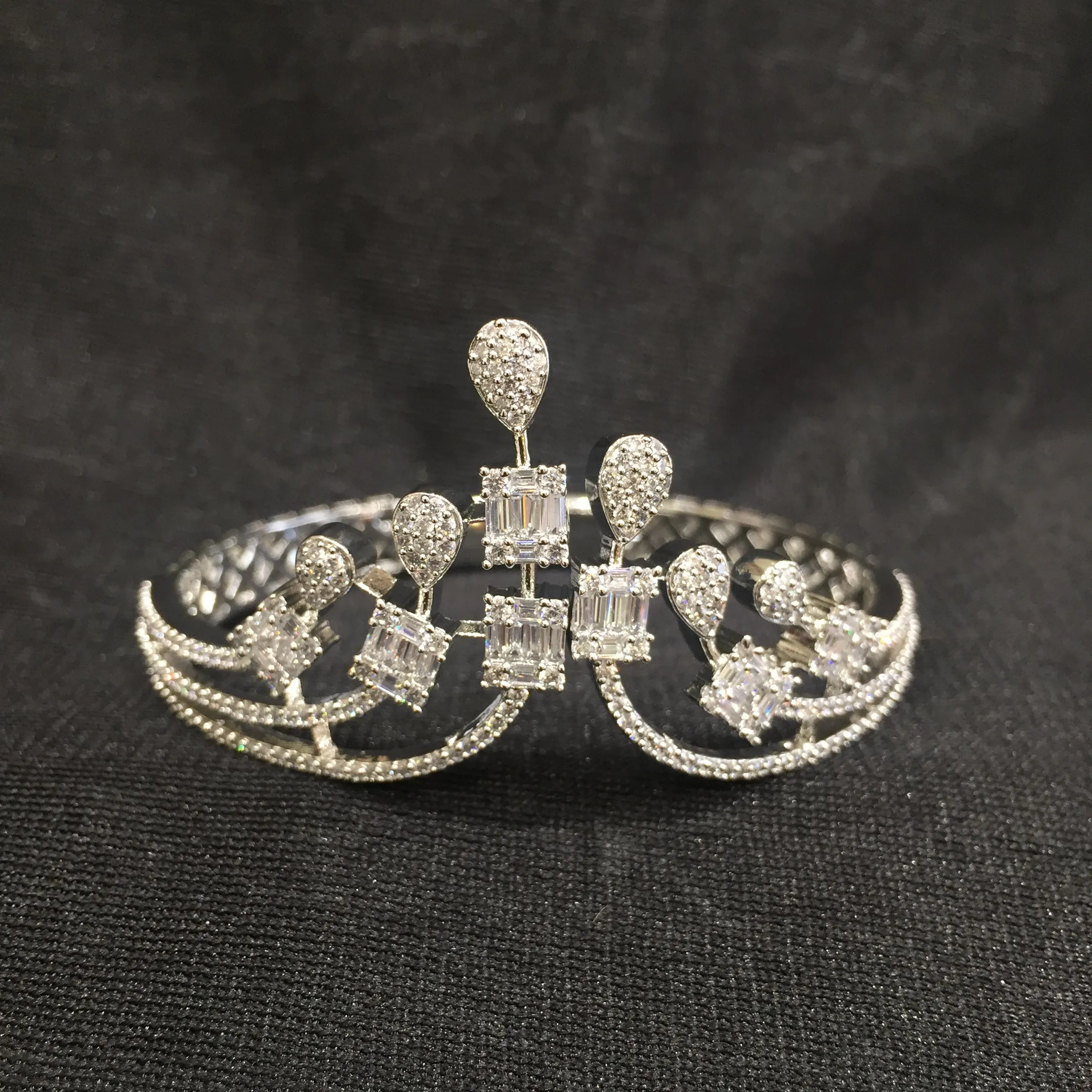 Zircon/AD Bracelet 6139-08